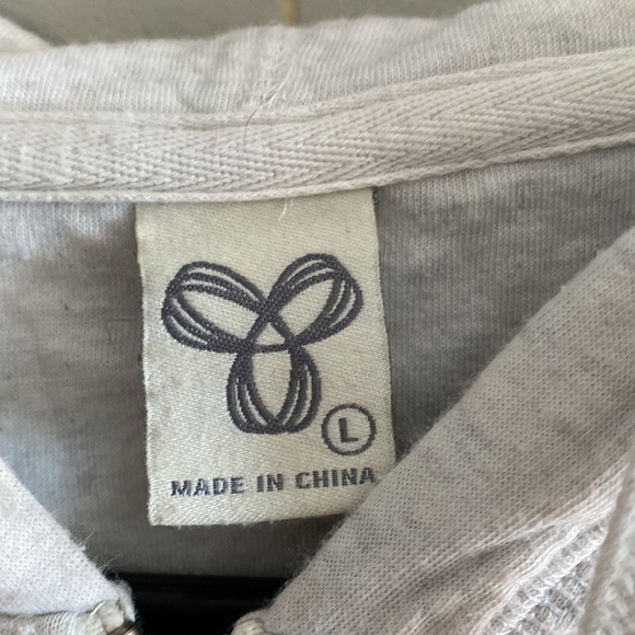 Aritzia TNA short sleeve zippered sweater with hood and pockets size L - Picture 8 of 9